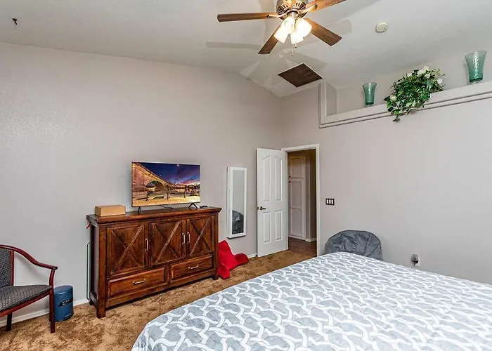 Escape - Pool, Spa, View, Pet Friendly