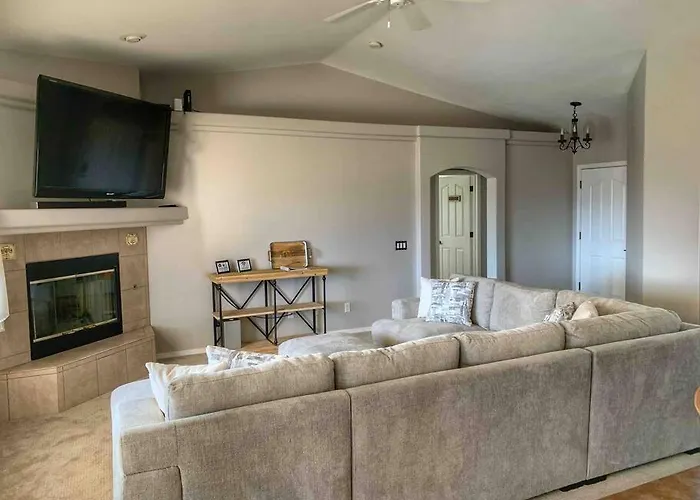 Escape - Pool, Spa, View, Pet Friendly