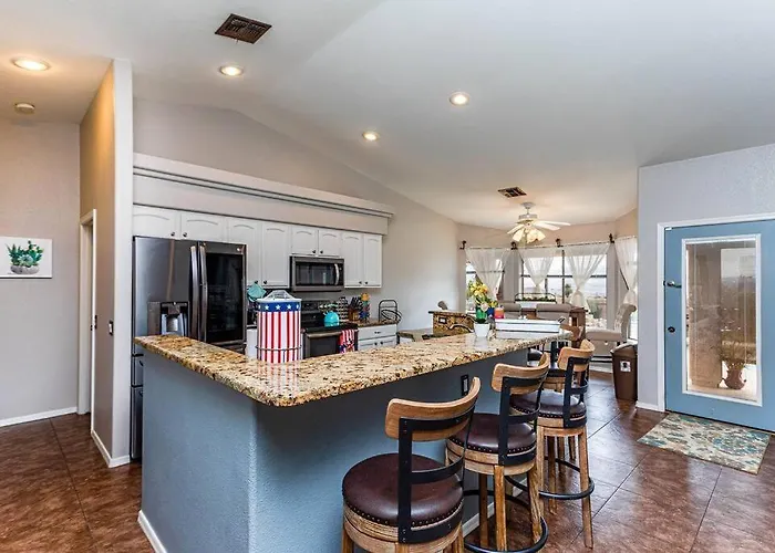 Escape - Pool, Spa, View, Pet Friendly